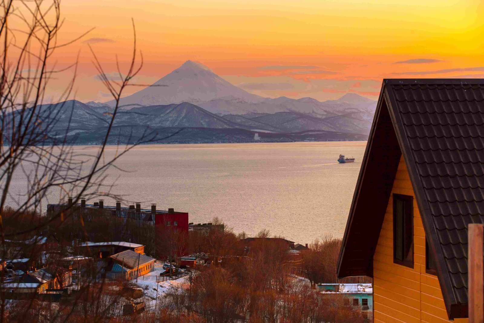 Уютный дом с великолепными видами на бухту