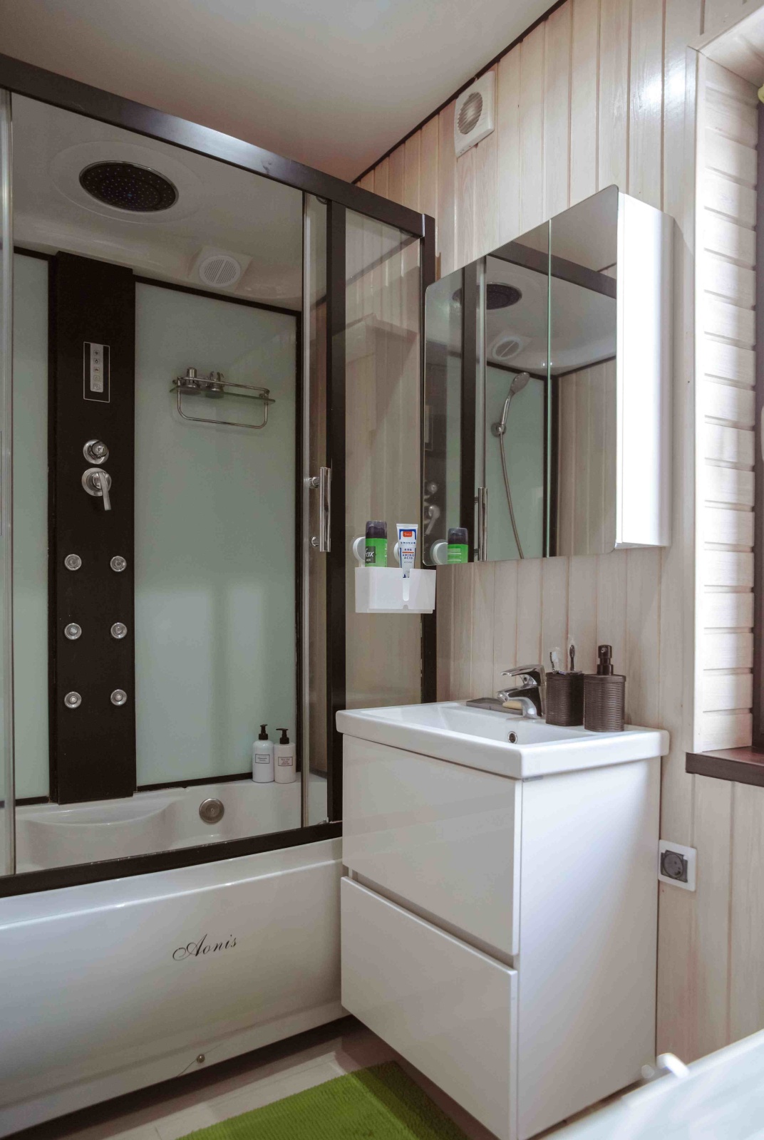 Уютный дом с великолепными видами на бухту