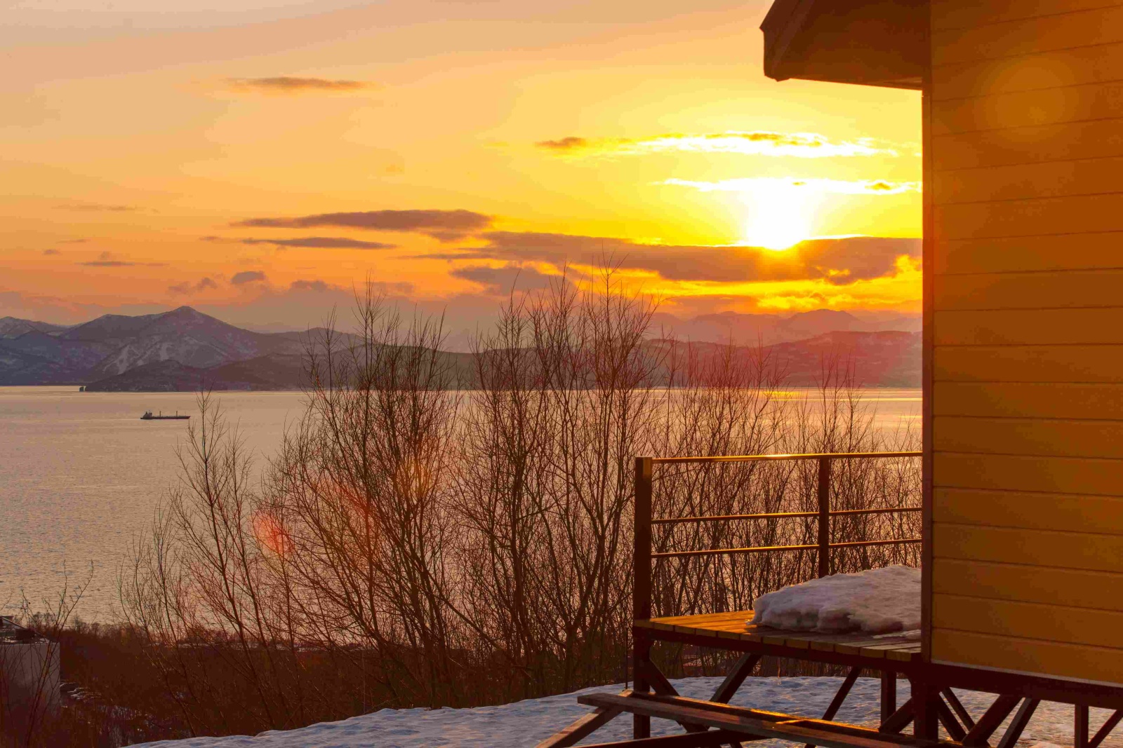 Уютный дом с великолепными видами на бухту